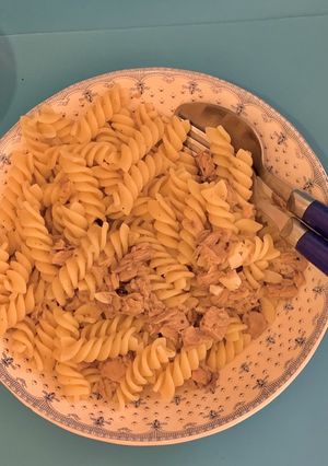 Una foto de Tirabuzones con lomitos de atún
