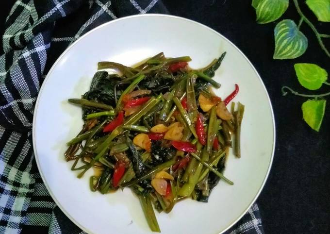 Langkah Mudah Membuat Resep Tumis Kangkung Saos Tiram