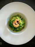 SPAGHETTONE DI GRAGNANO PESTO DI RUCOLA, GAMBERI MARINATI AL LIME