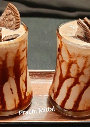 ओरियो मिल्कशेक (oreo milkshake recipe in hindi) रेसिपी मुख्य फोटो
