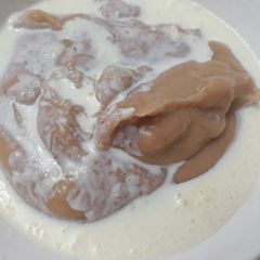 Brown pap and milk A picture of Brown pap and milk.