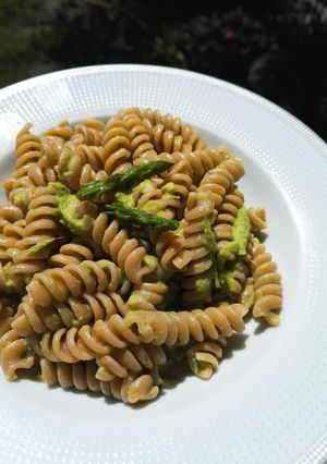 Foto di Fusilli integrali al pesto di asparagi