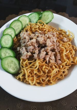 Hình của món Indomie Mee Goreng (Mì xào Indo).