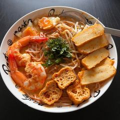A picture of Katong Laksa.