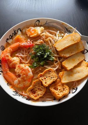 A picture of Katong Laksa.