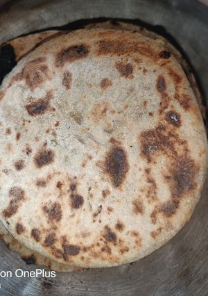A picture of Green Peas Paratha.