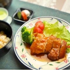 A picture of Popular Japanese Food, Teriyaki Chicken.