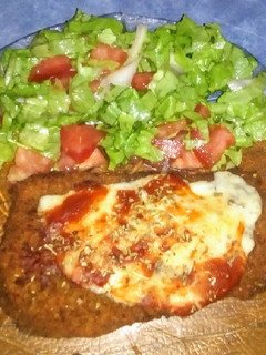 Una foto de Milanesas de Berenjenas rellenas con Jamón, a la Napolitana 🤤🍴