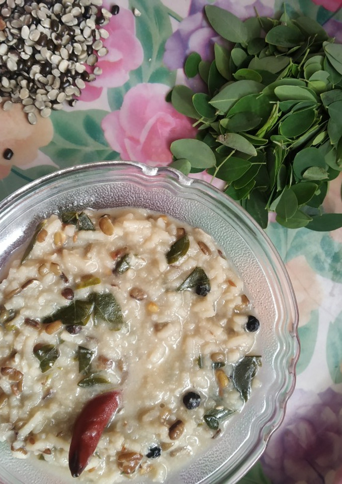 முருங்கைக்கீரை கருப்பு உளுந்து கஞ்சி செய்முறை முக்கிய புகைப்படம்
