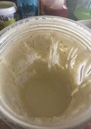 A picture of Blue cheese Dressing.