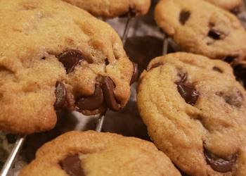 Easiest Way to Make Perfect Chocolate Chip Cookies