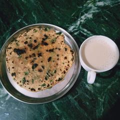 A picture of Aloo methi ki paratha.