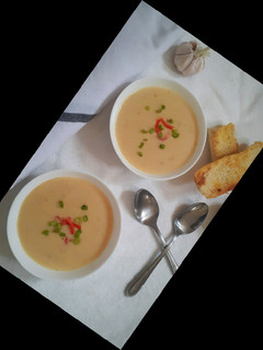 A picture of Roasted Potato and Garlic Soup.