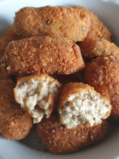 Una foto de Croquetas de cebolla y berenjena (bechamel en Thermomix)