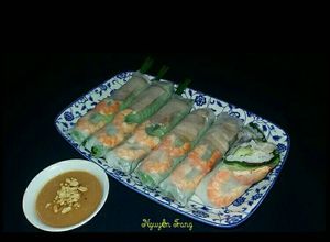 Hình của món Gỏi cuốn tôm thịt.