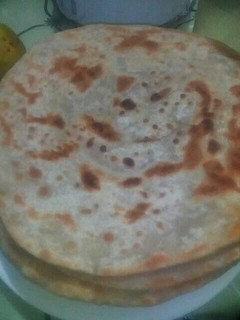 A picture of Nice chapatis.