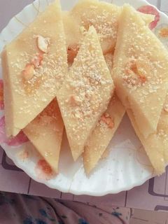 সুজির বরফি (sujir barfi recipe in Bengali) রেসিপির প্রধান ছবি