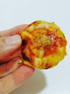 Una foto de Mini pizzas de calabacín