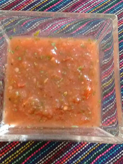 Una foto de Salsa Asada con (xoconostle) 👍💕🍅🌶🍈