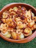 Cazuela de patatas con pulpo y gambas al ajillo y pimentón