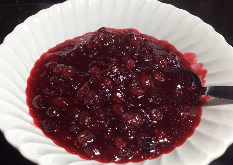 Simple Way to Make Speedy Cranberry Sauce