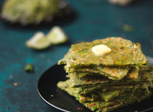 A picture of Palak paratha.