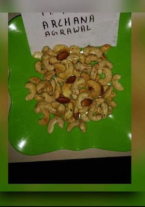 A picture of Namkin roasted Cashew & Almonds.