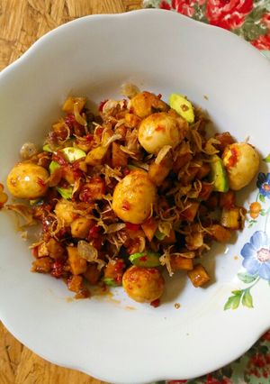 Foto resep Sambel Goreng Telor Puyuh Ubi dan Pete Simple