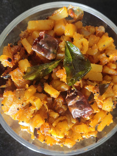 உருளைக்கிழங்கு பொரியல் (Potato fry) செய்முறை முக்கிய புகைப்படம்