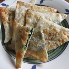 A picture of Wonton Skin Spinach & Feta Triangles.