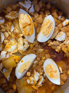 Foto principal de Garbanzos con bacalao desalado desmigado