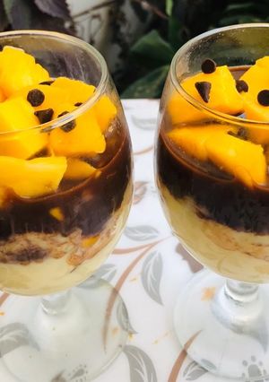 A picture of Mango and chocolate Custard.