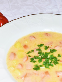Tejszínes virslis leves recept fotója