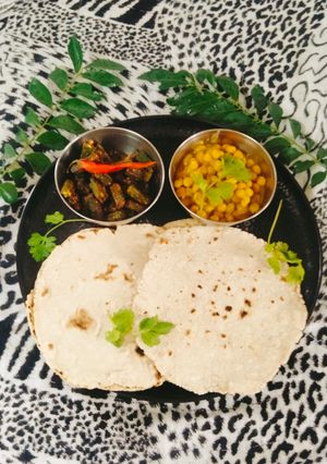 A picture of Barley flour Roti (jau ki Roti) 😋😋.