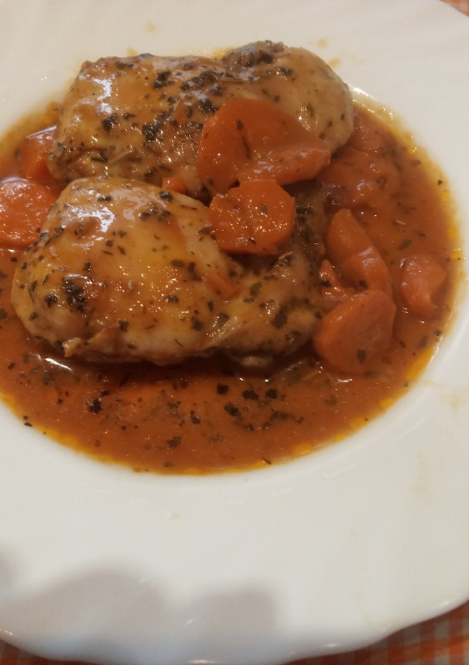 Una foto de Pollo al horno con Hierbas provenzal o al Ajo