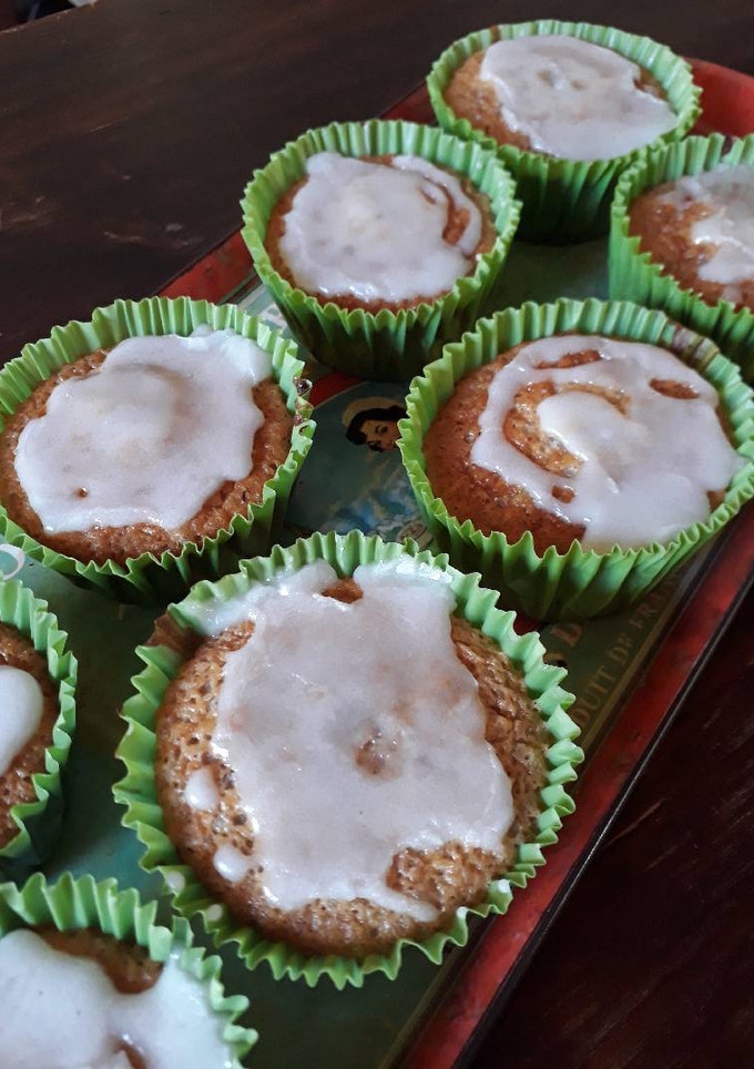 Una foto de Muffins SIN harina de trigo, con avellanas y chispas de choco 😋