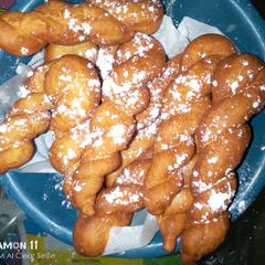 A picture of Twisted doughnuts.