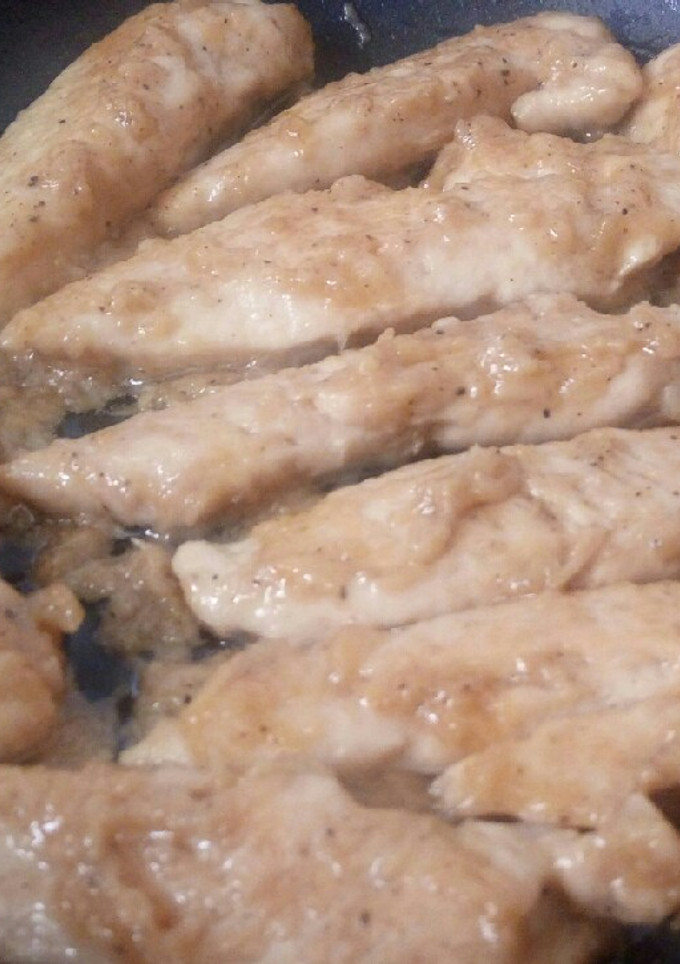 Una foto de Solomillo de pollo al ajo