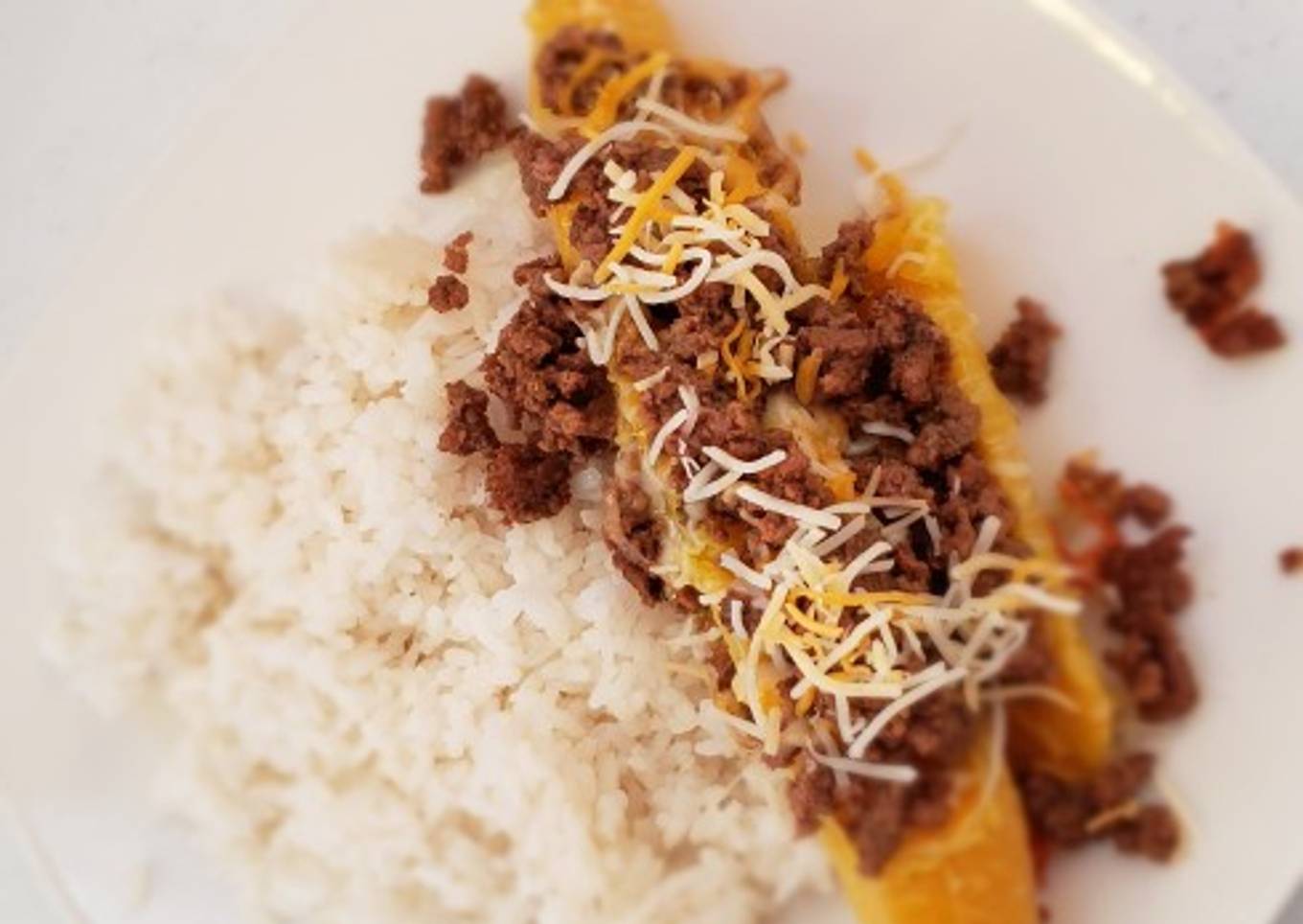 Canoa con arroz blanco