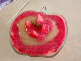 Postre fácil, rápido, no muy dulce con frutilla en salsa