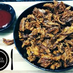 A picture of Onion ke crispy pakode.