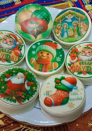 Una foto de Medallones navideños con chocotransfers 🎄🤶🎅🍫