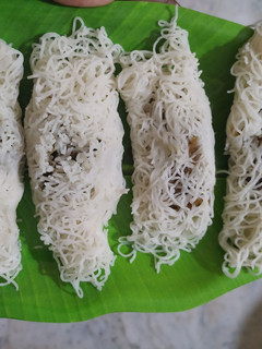 இனிப்பு பூரண இடியாப்பம் (Inippu poorana idiyappam recipe in tamil) செய்முறை முக்கிய புகைப்படம்