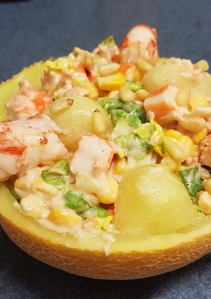 Una foto de Ensalada tropical en melón