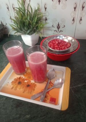 अनार जूस (anaar juice recipe in Hindi) रेसिपी मुख्य फोटो