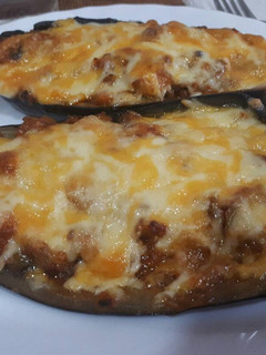 Una foto de Berenjenas rellenas con queso y sobrasada