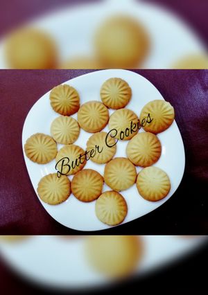 A picture of Freshly baked Butter Cookies.