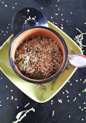 दोडक्याच्या सालाची चटणी (dodkyachya salachi chutney recipe in marathi) रेसिपी चे मुख्य फोटो 