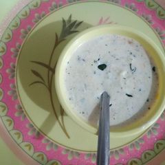 A picture of Raw mango & cucumber raita.