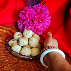A picture of Sooji amul ladoo.